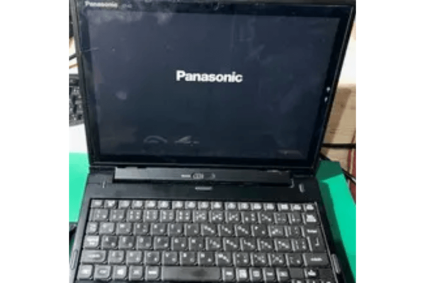 No Media Present pc起動しない パソコン 修理 横浜 おすすめ 持ち込み レッツノート ノートパソコン 画面修理 キーボード交換修理 初期設定