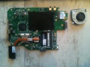 DELL 電源入らない